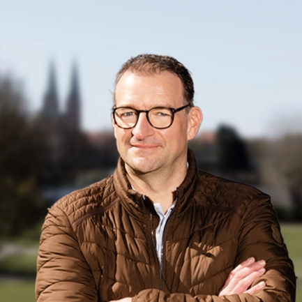 Dr. Marc Sracke